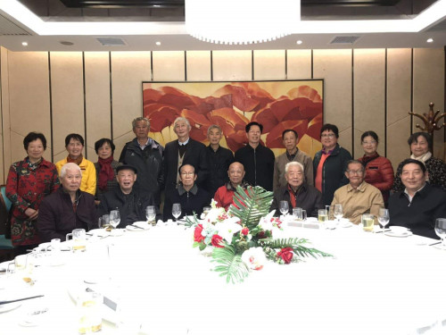 远程与best365英国体育在线离退休党支部召开全体党员大会